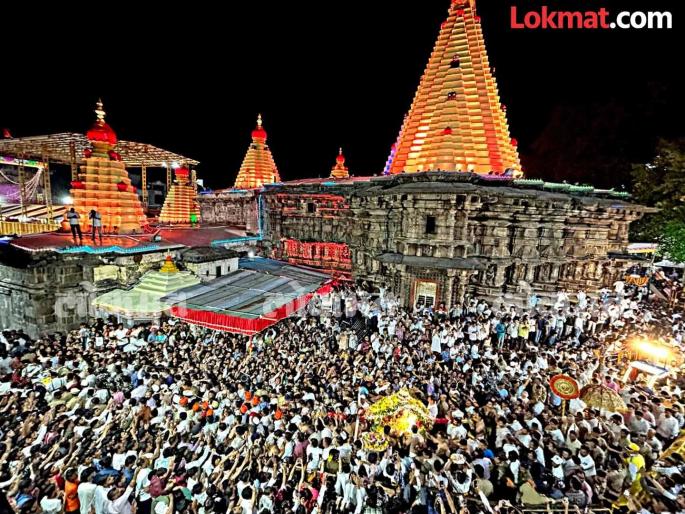 Ambabai's palanquin ceremony is celebrated with enthusiasm on the first day with 1 lakh devotees visiting the shrine | Kolhapur: शाही लव्याजम्यानिशी अंबाबाईचा पालखी सोहळा उत्साहात, पहिल्याच दिवशी सव्वा लाख भाविकांकडून दर्शन