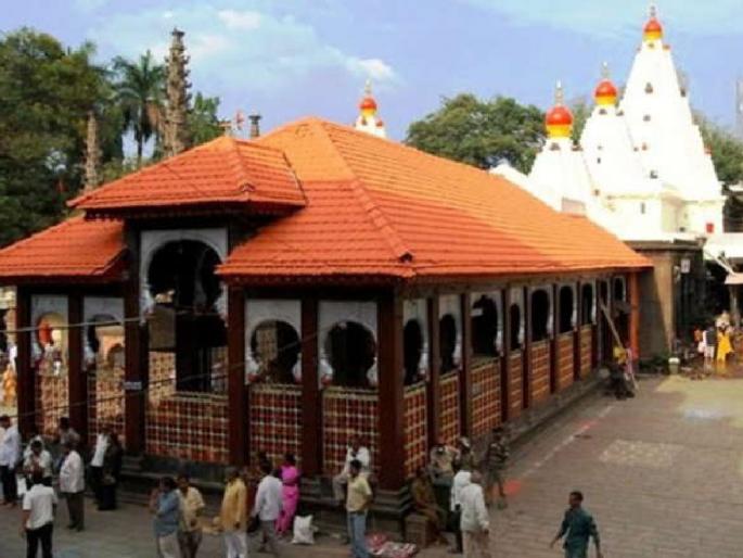 Bag scanners at three doors of Ambabai temple in Kolhapur for security during Navratri, cleanliness of temple premises from Thursday | नवरात्रीतील सुरक्षेसाठी कोल्हापुरातील अंबाबाई मंदिराच्या तीन दारात बॅग स्कॅनर, गुरुवारपासून मंदिर परिसराची स्वच्छता Bag scanners at three doors of Ambabai temple in Kolhapur for security during Navratri, cleanliness of temple premises from Thursday | नवरात्रीतील सुरक्षेसाठी कोल्हापुरातील अंबाबाई मंदिराच्या तीन दारात बॅग स्कॅनर, गुरुवारपासून मंदिर परिसराची स्वच्छता