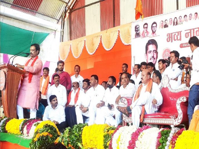 'rucuks in the state and Mujra in Delhi, Shinde government anti farmer'; criticism of Ambadas Danve | 'राज्यात गोंधळ दिल्लीत मुजरा, शिंदे सरकार शेतकरी विरोधी'; अंबादास दानवेंची घणाघाती टीका 'rucuks in the state and Mujra in Delhi, Shinde government anti farmer'; criticism of Ambadas Danve | 'राज्यात गोंधळ दिल्लीत मुजरा, शिंदे सरकार शेतकरी विरोधी'; अंबादास दानवेंची घणाघाती टीका