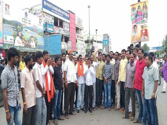 Jail Bharo Andolan: Jhel Bharo movement in Ambajogai for Maratha reservation | Jail Bharo Andolan : मराठा आरक्षणासाठी अंबाजोगाईत जेलभरो आंदोलन Jail Bharo Andolan: Jhel Bharo movement in Ambajogai for Maratha reservation | Jail Bharo Andolan : मराठा आरक्षणासाठी अंबाजोगाईत जेलभरो आंदोलन