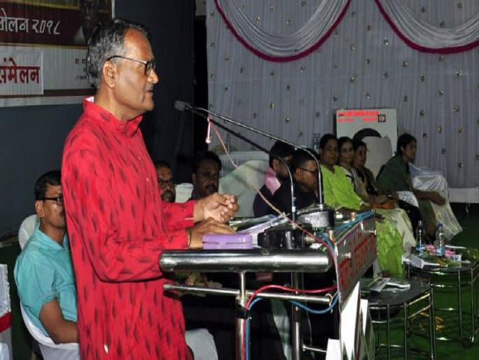 'I am doing such a violation of frustrated divination, I get caught in the trap of dreams' | ‘फितूर वाटा मोडूनी मी असा चालतो, स्वप्नांचे फास मी गळा घालतो’ 'I am doing such a violation of frustrated divination, I get caught in the trap of dreams' | ‘फितूर वाटा मोडूनी मी असा चालतो, स्वप्नांचे फास मी गळा घालतो’