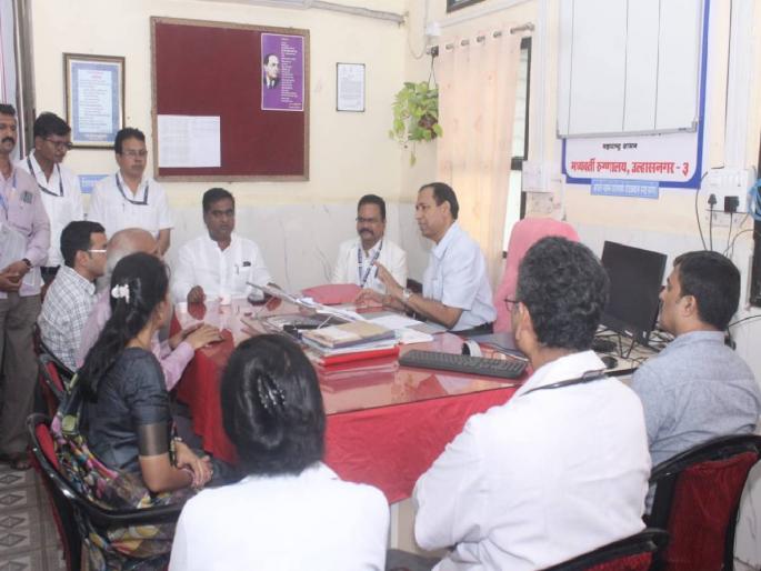 commissioner inspected the work of the medical college in Ambernath |  अंबरनाथमध्ये होणाऱ्या वैद्यकीय महाविद्यालयाच्या कामाची केली आयुक्तांनी पाहणी  commissioner inspected the work of the medical college in Ambernath |  अंबरनाथमध्ये होणाऱ्या वैद्यकीय महाविद्यालयाच्या कामाची केली आयुक्तांनी पाहणी