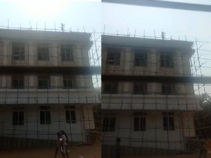 Attempted suicide by jumping from the new municipal building; Security guards on time | पालिकेच्या नव्या इमारतीवरून उडी मारून आत्महत्या प्रयत्न; सुरक्षारक्षकांनी वेळीच Attempted suicide by jumping from the new municipal building; Security guards on time | पालिकेच्या नव्या इमारतीवरून उडी मारून आत्महत्या प्रयत्न; सुरक्षारक्षकांनी वेळीच