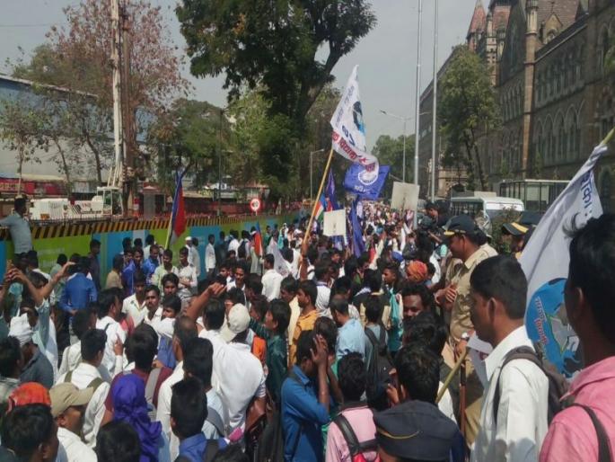 Elgar Morcha: Prakash Ambedkar not allowed to hold rally | Elgar Morcha LIVE : प्रकाश आंबेडकरांसहीत 10 जणांचं शिष्टमंडळ मुख्यमंत्र्यांच्या भेटीला Elgar Morcha: Prakash Ambedkar not allowed to hold rally | Elgar Morcha LIVE : प्रकाश आंबेडकरांसहीत 10 जणांचं शिष्टमंडळ मुख्यमंत्र्यांच्या भेटीला