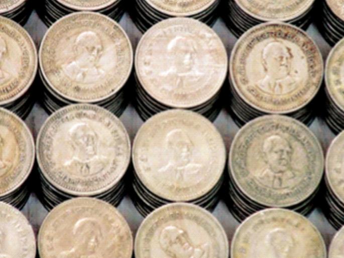 Dr. Babasa story of faith built from rupee coins; A collection of 17,000 coins | रुपयाच्या नाण्यांतून उभारली श्रद्धेची गाथा; १७ हजार नाण्यांचा संग्रह Dr. Babasa story of faith built from rupee coins; A collection of 17,000 coins | रुपयाच्या नाण्यांतून उभारली श्रद्धेची गाथा; १७ हजार नाण्यांचा संग्रह