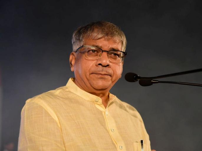 dont celebrate dr babasaheb ambedkar jayanti publicly says prakash ambedkar amid coronavirus kkg | CoronaVirus: यंदा बाबासाहेबांची जयंती घरातच साजरी करा; प्रकाश आंबेडकर यांचं आवाहन dont celebrate dr babasaheb ambedkar jayanti publicly says prakash ambedkar amid coronavirus kkg | CoronaVirus: यंदा बाबासाहेबांची जयंती घरातच साजरी करा; प्रकाश आंबेडकर यांचं आवाहन