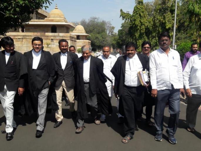 Plea against property tax ; Ad. Ambedkar in High Court | मनपाच्या वाढीव मालमत्ता कर विरोधात अ‍ॅड. आंबेडकरांनी मांडली उच्च न्यायालयात बाजू