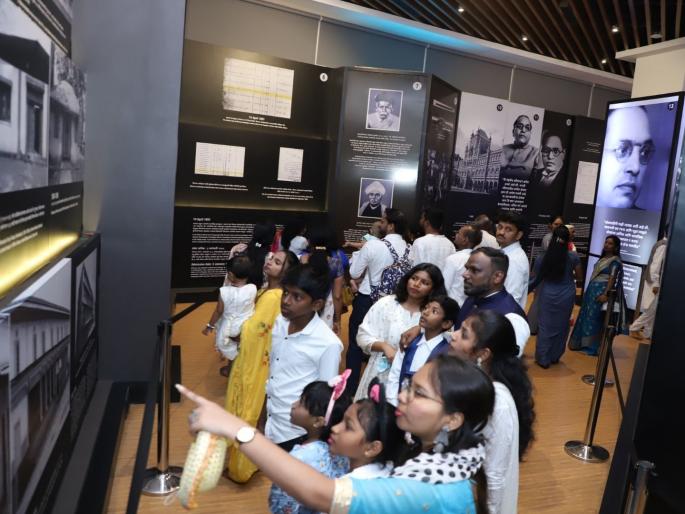 Dr. 10 thousand citizens visited Babasaheb Ambedkar memorial | डॉ. बाबासाहेब आंबेडकर स्मारकास १० हजार नागरिकांनी दिली भेट