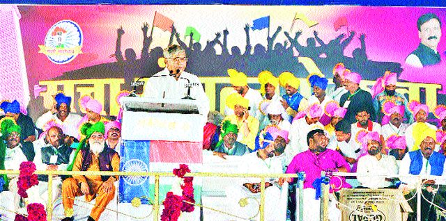 Democratize to the doorsteps of the masses | सर्वसामान्यांच्या दारापर्यंत लोकशाही पोहोचवा Democratize to the doorsteps of the masses | सर्वसामान्यांच्या दारापर्यंत लोकशाही पोहोचवा