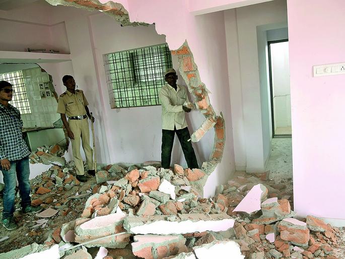 Action at fifth day on the construction of notorious goon Ambekar | कुख्यात गुंड आंबेकरच्या बांधकामावर सलग पाचव्या दिवशी कारवाई