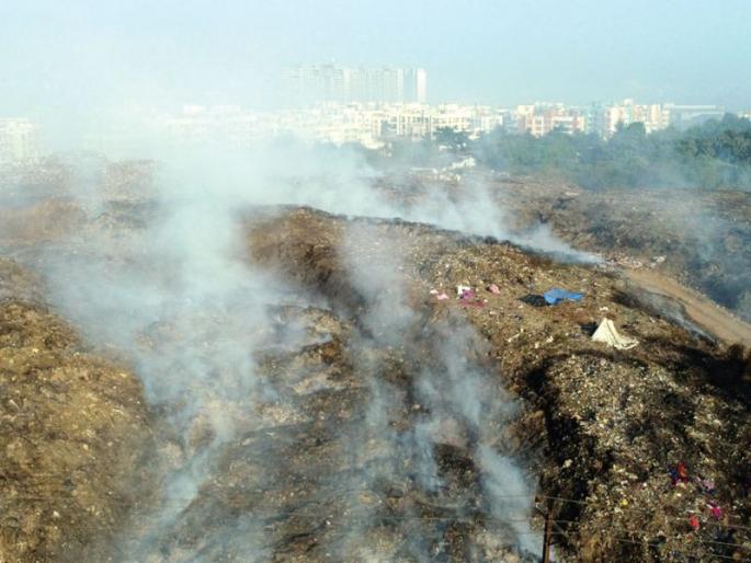 Ambernath's dumping department is also vigilant | अंबरनाथच्या डम्पिंगचा धूर पालिका प्रशासनालाही झोंबतोय Ambernath's dumping department is also vigilant | अंबरनाथच्या डम्पिंगचा धूर पालिका प्रशासनालाही झोंबतोय