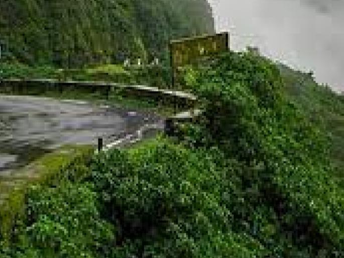 Body recovered from Amboli valley, identification challenge; The exact cause will be clear after the autopsy | आंबोली दरीतून बाहेर काढला मृतदेह, ओळख पटविण्याचे आव्हान; शवविच्छेदनानंतर नेमके कारण स्पष्ट होणार Body recovered from Amboli valley, identification challenge; The exact cause will be clear after the autopsy | आंबोली दरीतून बाहेर काढला मृतदेह, ओळख पटविण्याचे आव्हान; शवविच्छेदनानंतर नेमके कारण स्पष्ट होणार