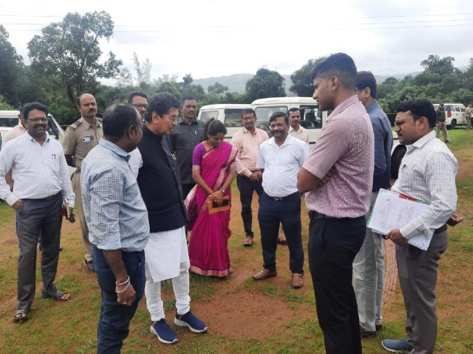 School Education Minister Deepak Kesarkar inspected the site for International School at Amboli Gele | आंबोलीत आंतरराष्ट्रीय स्कूलसाठी हालचाली, मंत्री केसरकरांकडून जागेची पाहणी School Education Minister Deepak Kesarkar inspected the site for International School at Amboli Gele | आंबोलीत आंतरराष्ट्रीय स्कूलसाठी हालचाली, मंत्री केसरकरांकडून जागेची पाहणी