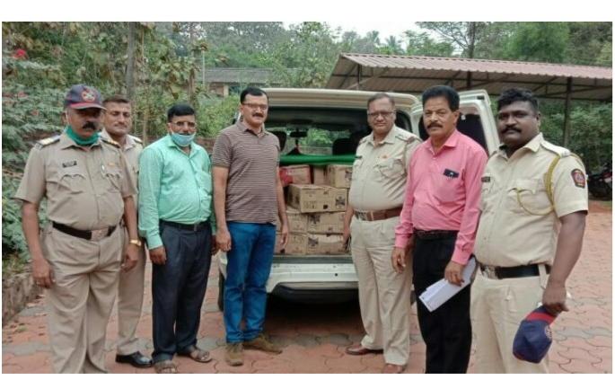 Two arrested from Solapur in liquor smuggling case | दारू वाहतूक प्रकरणी सोलापूर येथील दोघांना आंबोलीत अटक ! Two arrested from Solapur in liquor smuggling case | दारू वाहतूक प्रकरणी सोलापूर येथील दोघांना आंबोलीत अटक !