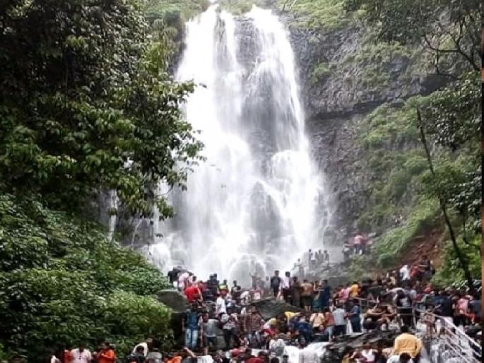 Amboli Falls ticket collection delayed, Opposition to the decision of the administration by political leaders | पर्यटकांना दिलासा! आंबोली धबधब्यावरील तिकिट आकारणी लांबणीवर Amboli Falls ticket collection delayed, Opposition to the decision of the administration by political leaders | पर्यटकांना दिलासा! आंबोली धबधब्यावरील तिकिट आकारणी लांबणीवर