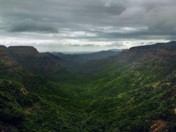 Due to Government Depression, Nambali Tourism Development | शासनाच्या उदासीनतेमुळे आंबोली पर्यटन विकासाला खिळ Due to Government Depression, Nambali Tourism Development | शासनाच्या उदासीनतेमुळे आंबोली पर्यटन विकासाला खिळ