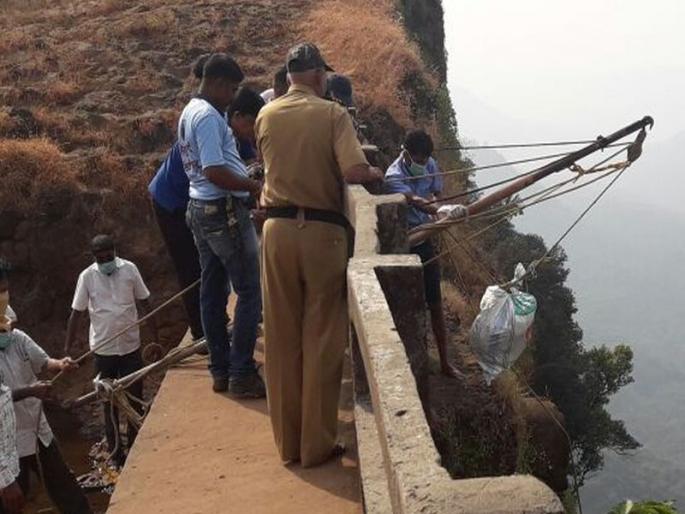 Four bodies found in the area near Amboli | आंबोली परिसरात आठवड्यात सापडले चार मृतदेह Four bodies found in the area near Amboli | आंबोली परिसरात आठवड्यात सापडले चार मृतदेह
