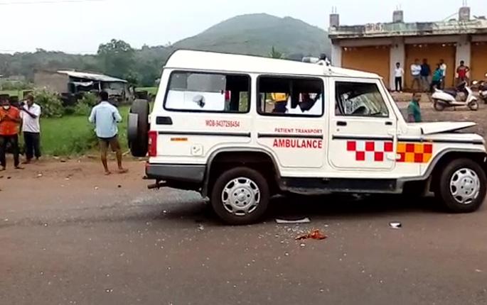 Three killed in ambulance and two-wheeler accident in jaipur | रुग्णवाहिका अन् दुचाकीचा भीषण अपघात, तिघांचा मृत्यू Three killed in ambulance and two-wheeler accident in jaipur | रुग्णवाहिका अन् दुचाकीचा भीषण अपघात, तिघांचा मृत्यू