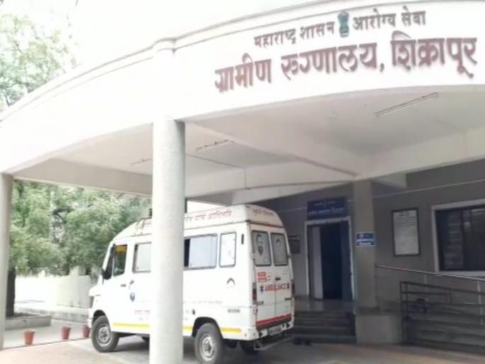 One death in ambulance due to lack of timely treatment | वडील वाचावे म्हणून 'त्याने' जीवाचा आटापिटा केला ! पण वेळीच उपचार मिळू न शकल्याने रुग्णवाहिकेतच मृत्यू One death in ambulance due to lack of timely treatment | वडील वाचावे म्हणून 'त्याने' जीवाचा आटापिटा केला ! पण वेळीच उपचार मिळू न शकल्याने रुग्णवाहिकेतच मृत्यू