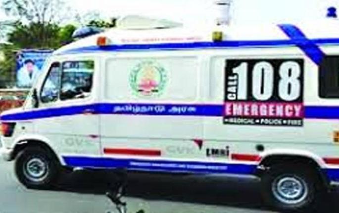 50 percent of ambulance stopped in state in absence of doctors | डॉक्टरांअभावी ५० टक्के १०८ रुग्णवाहिकांना ब्रेक 50 percent of ambulance stopped in state in absence of doctors | डॉक्टरांअभावी ५० टक्के १०८ रुग्णवाहिकांना ब्रेक