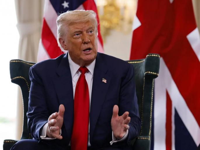 Indian Stock Market Crash Sensex, Nifty Fall Over 1% Amid Trump's Tariffs and FII Sell-off | बाजारात 'ब्लॅक फ्रायडे'! ट्रम्प टॅरिफमुळे गुंतवणूकदारांचे ५.२७ लाख कोटी पाण्यात; 'या' क्षेत्राला सर्वाधिक फटका