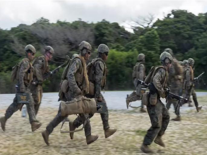 US troops arrive in Bangladesh in secret; 120 soldiers arrive, is something big happening? | अतिशय गुप्तपणे अमेरिकेचे सैन्य बांगलादेशात पोहचलं; १२० जवान दाखल, काही तरी मोठं घडतंय?