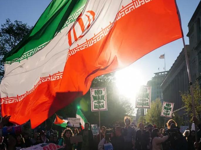 US Iran Ceasefire News : The war is over, now a helping hand! Trump's 'U-turn' in 24 hours; America will cooperate for the reconstruction of Iran | युद्ध संपले, आता मदतीचा हात! २४ तासांत ट्रम्प यांचा 'यू-टर्न'; इराणच्या पुनर्निर्माणासाठी अमेरिका करणार सहकार्य US Iran Ceasefire News : The war is over, now a helping hand! Trump's 'U-turn' in 24 hours; America will cooperate for the reconstruction of Iran | युद्ध संपले, आता मदतीचा हात! २४ तासांत ट्रम्प यांचा 'यू-टर्न'; इराणच्या पुनर्निर्माणासाठी अमेरिका करणार सहकार्य