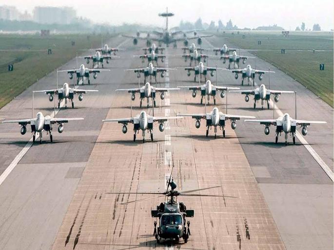 US President Donald Trump has made the decision to attack military installations inside Venezuela, Report published in newspaper | अमेरिका 'या' देशावर स्ट्राईक करण्याच्या तयारीत, ट्रम्प यांनी दिला आदेश?; रिपोर्टमधून खुलासा US President Donald Trump has made the decision to attack military installations inside Venezuela, Report published in newspaper | अमेरिका 'या' देशावर स्ट्राईक करण्याच्या तयारीत, ट्रम्प यांनी दिला आदेश?; रिपोर्टमधून खुलासा