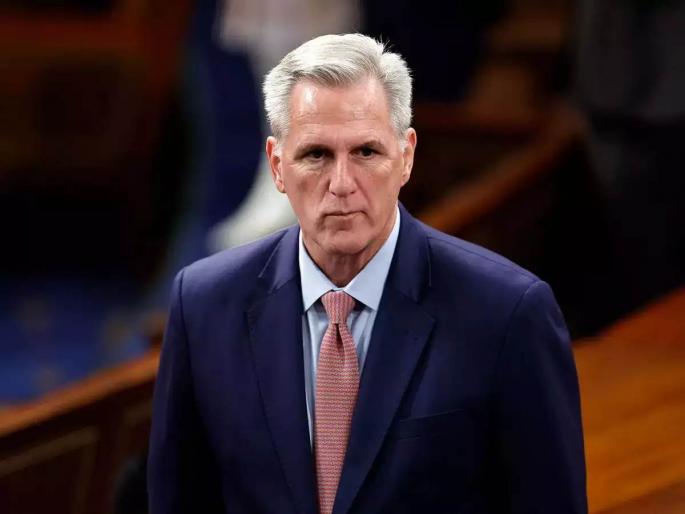 Satelote with opponents; Speaker removed; Confusion in the US Parliament over the funding bill | विरोधकांशी साटेलोटे; सभापतींना हटविले; फंडिंग बिलावरून अमेरिकन संसदेत गोंधळ Satelote with opponents; Speaker removed; Confusion in the US Parliament over the funding bill | विरोधकांशी साटेलोटे; सभापतींना हटविले; फंडिंग बिलावरून अमेरिकन संसदेत गोंधळ