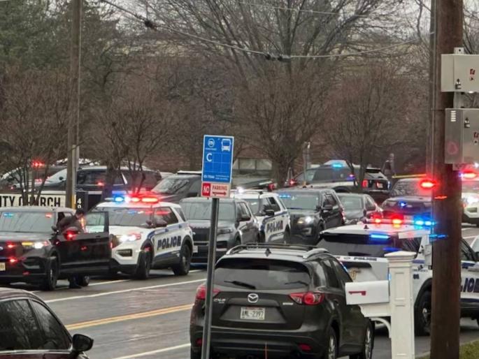 Shooting at American school, three dead, shooter also dies in shooting | अमेरिकेत शाळेत गोळीबार,तिघांचा मृत्यू; गोळीबारात शूटरचाही मृत्यू Shooting at American school, three dead, shooter also dies in shooting | अमेरिकेत शाळेत गोळीबार,तिघांचा मृत्यू; गोळीबारात शूटरचाही मृत्यू