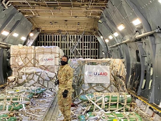 first emergency covid relief supplies arrive from america | कोरोना संकटावर मात करण्यासाठी अमेरिकेकडून भारतात वैद्यकीय मदत दाखल first emergency covid relief supplies arrive from america | कोरोना संकटावर मात करण्यासाठी अमेरिकेकडून भारतात वैद्यकीय मदत दाखल