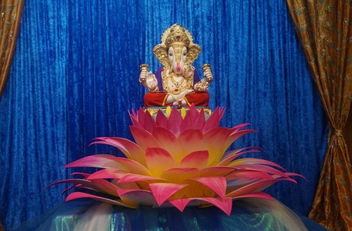 Indian families celebrate Ganeshotsav in Connecticut, USA | अमेरिकेतील कनेक्टिकट येथे भारतीय कुटुंबियांनी साजरा केला गणेशोत्सव Indian families celebrate Ganeshotsav in Connecticut, USA | अमेरिकेतील कनेक्टिकट येथे भारतीय कुटुंबियांनी साजरा केला गणेशोत्सव