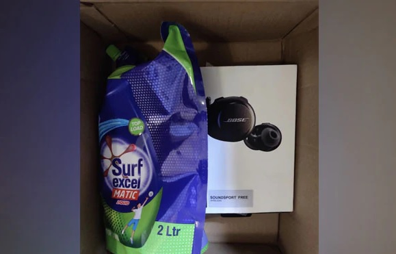 amazon sends rs 19k ear buds instead of rs 300 skin lotion order is non returnable | स्कीन लोशनऐवजी आले 19 हजारांचे Headphones; नंतर सांगितले “नॉन-रिटर्नेबल”  amazon sends rs 19k ear buds instead of rs 300 skin lotion order is non returnable | स्कीन लोशनऐवजी आले 19 हजारांचे Headphones; नंतर सांगितले “नॉन-रिटर्नेबल”