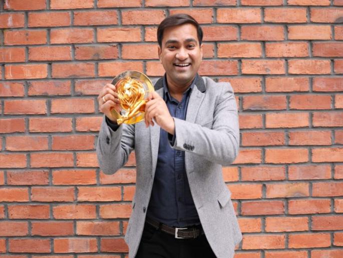 Amit Pate got two gold medal | फ्रान्सच्या कान्स फेस्टीवल मध्ये चाळीसगावच्या अमित पाटे यांना दोन सुवर्ण Amit Pate got two gold medal | फ्रान्सच्या कान्स फेस्टीवल मध्ये चाळीसगावच्या अमित पाटे यांना दोन सुवर्ण