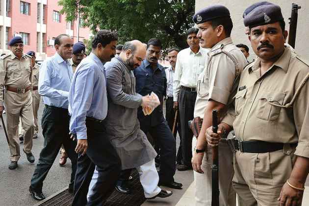 ... when Amit Shah untraced for four days from CBI; Chidambaram was the Home Minister at the center | ...जेव्हा अमित शहाही सीबीआयपासून चार दिवस लपले होते