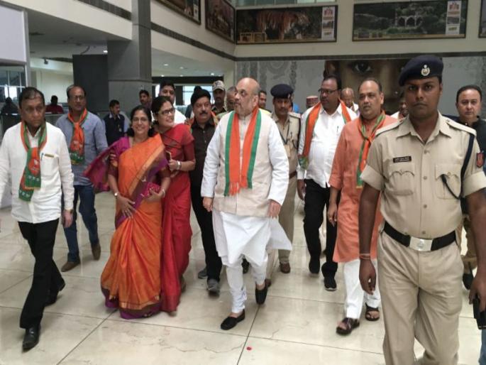 Amit Shah in Nagpur, will meet RSS Chief Mohan Bhagwat | अमित शहा संघभूमीत, सरसंघचालकांची घेणार भेट Amit Shah in Nagpur, will meet RSS Chief Mohan Bhagwat | अमित शहा संघभूमीत, सरसंघचालकांची घेणार भेट