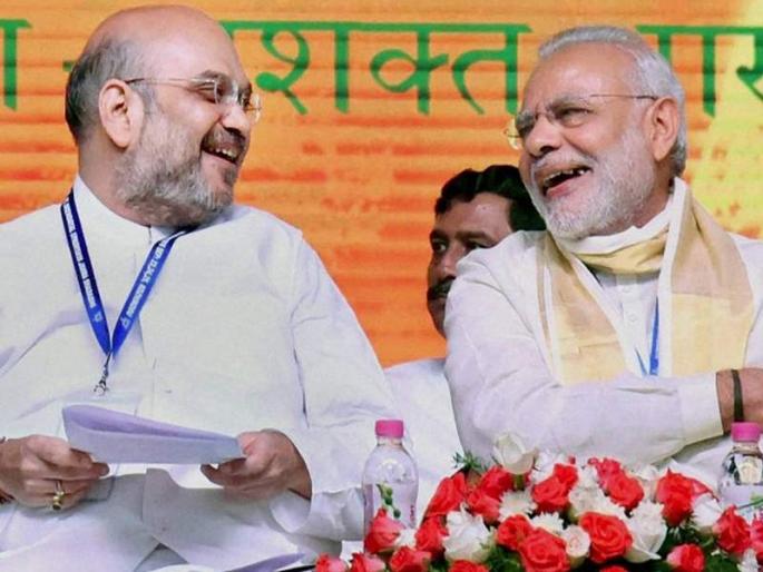 Shankersinh Vaghela’s son joins BJP, yet another jolt for Congress | अमित शहांनी गुजरातमध्ये येऊन 48 तासांमध्ये काँग्रेसला 'असा' दिला धक्का