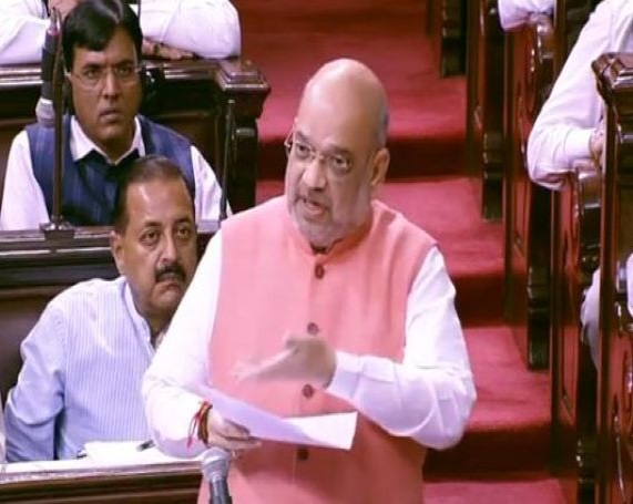 Citizenship Amendment Bill Will Table On Monday, Opposition Ready To War With Government | नागरिकत्व सुधारणा विधेयक आज लोकसभेत मांडणार Citizenship Amendment Bill Will Table On Monday, Opposition Ready To War With Government | नागरिकत्व सुधारणा विधेयक आज लोकसभेत मांडणार