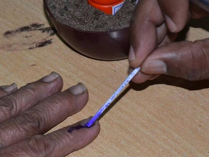 lok sabha election 2019 why election ink on left hand know interesting facts | जाणून घ्या, मतदानासाठी वापरण्यात येणाऱ्या 'अमीट शाई'विषयक रंजक गोष्टी lok sabha election 2019 why election ink on left hand know interesting facts | जाणून घ्या, मतदानासाठी वापरण्यात येणाऱ्या 'अमीट शाई'विषयक रंजक गोष्टी