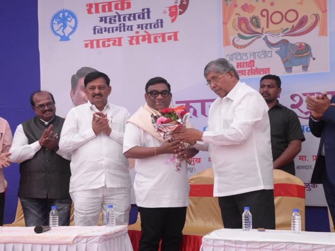 Amitabh Bachchan will come to Solapur; Theater conference will be inaugurated | अमिताभ बच्चन येणार सोलापुरात; नाट्य संमेलनाचे करणार उद्घाटन Amitabh Bachchan will come to Solapur; Theater conference will be inaugurated | अमिताभ बच्चन येणार सोलापुरात; नाट्य संमेलनाचे करणार उद्घाटन