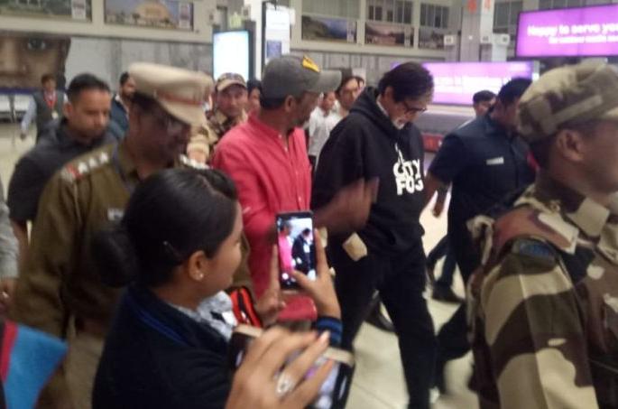 The enthusiasm among fans: Bollywood's Shahanshah for shooting in Nagpur | चाहत्यांमध्ये उत्साह : शुटिंगसाठी बॉलिवूडचा शहनशाह नागपुरात The enthusiasm among fans: Bollywood's Shahanshah for shooting in Nagpur | चाहत्यांमध्ये उत्साह : शुटिंगसाठी बॉलिवूडचा शहनशाह नागपुरात