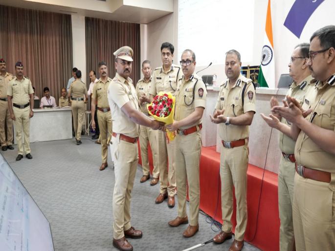 Police officer who conducted Shah Rukh Khan's encounter gets Rs 1 lakh reward | शाहरुखचे एन्काऊंटर करणाऱ्या पोलिसांना १ लाख रुपयांचे बक्षीस