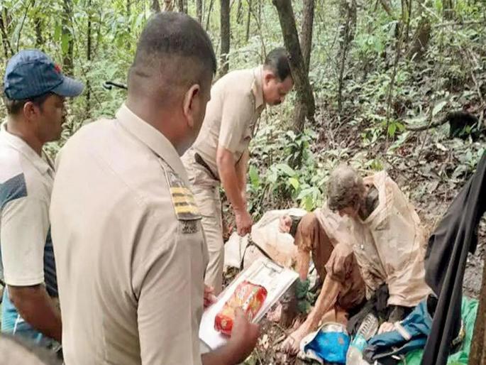 New Twist in Police Enquiry of American woman found tied in chains in Sindhudurg forest | सिंधुदुर्गात सापडलेल्या 'त्या' अमेरिकन महिलेच्या कहाणीत ट्विस्ट; तपासात नवी माहिती उघड New Twist in Police Enquiry of American woman found tied in chains in Sindhudurg forest | सिंधुदुर्गात सापडलेल्या 'त्या' अमेरिकन महिलेच्या कहाणीत ट्विस्ट; तपासात नवी माहिती उघड