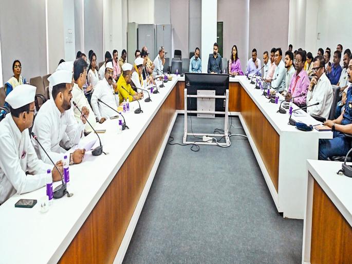 Pune news District Collector orders to complete work on Alandi and Dehu Palkhi Marg by May 15th | आळंदी व देहू पालखी मार्गावरील कामे १५ मे अखेर पूर्ण करण्याचे जिल्हाधिकाऱ्यांचे आदेश Pune news District Collector orders to complete work on Alandi and Dehu Palkhi Marg by May 15th | आळंदी व देहू पालखी मार्गावरील कामे १५ मे अखेर पूर्ण करण्याचे जिल्हाधिकाऱ्यांचे आदेश