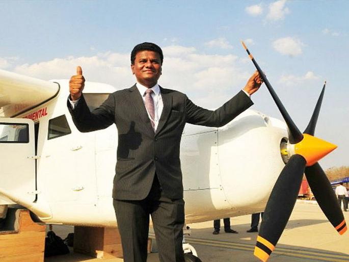 DGCA allows Amol Yadav's flight | अमोल यादवच्या विमान उड्डाणाला डीजीसीएची परवानगी DGCA allows Amol Yadav's flight | अमोल यादवच्या विमान उड्डाणाला डीजीसीएची परवानगी