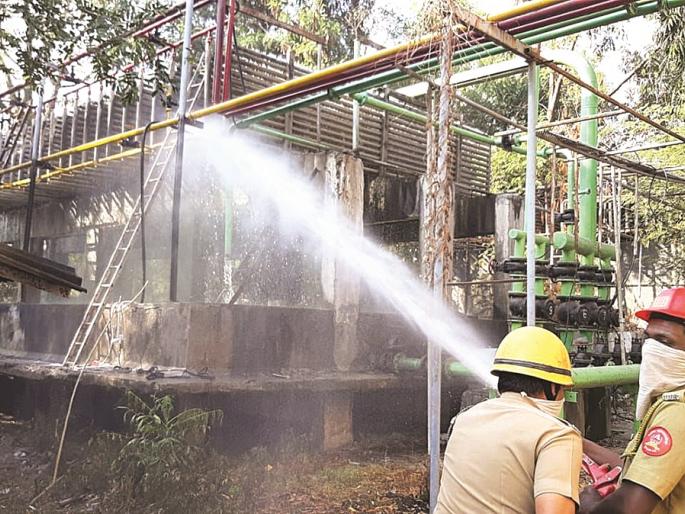 Akola: Ammonia leak in government milk dairy | अकोला : शासकीय दूध डेअरीत अमोनियाची गळती