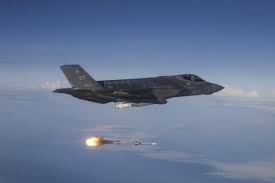 Pakistan's F-16 has fire four missiles on Indian fighter aircrafts from 50 km | पाकिस्तानच्या एफ-16 नी 50 किमीवरून भारतीय लढाऊ विमानांवर चार मिसाईल डागलेली Pakistan's F-16 has fire four missiles on Indian fighter aircrafts from 50 km | पाकिस्तानच्या एफ-16 नी 50 किमीवरून भारतीय लढाऊ विमानांवर चार मिसाईल डागलेली