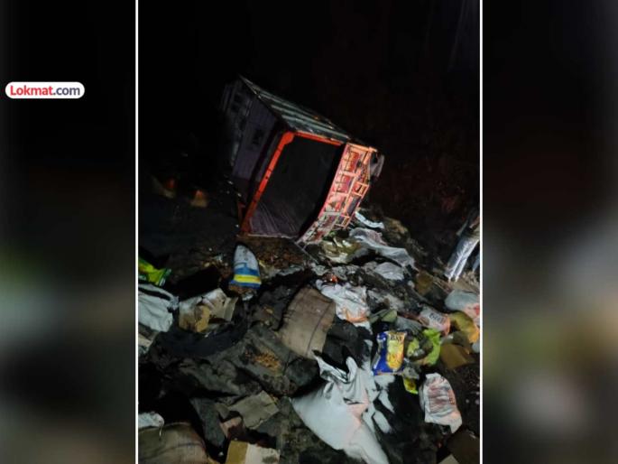 Horrific accident near Dharani in Amravati as Pickup falls into valley 4 killed 8 seriously injured | अमरावतीच्या धारणीजवळ भीषण अपघात! पिकअप दरीत कोसळली; ४ ठार, ८ गंभीर जखमी Horrific accident near Dharani in Amravati as Pickup falls into valley 4 killed 8 seriously injured | अमरावतीच्या धारणीजवळ भीषण अपघात! पिकअप दरीत कोसळली; ४ ठार, ८ गंभीर जखमी