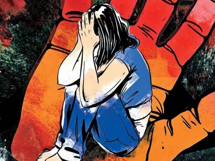 Look, what I wrote on the car, teased the girl saying; Water was filling the faucet amravati crime news | बघ, गाडीवर मी काय लिहिले, म्हणत मुलीची काढली छेड; नळावर पाणी भरत होती Look, what I wrote on the car, teased the girl saying; Water was filling the faucet amravati crime news | बघ, गाडीवर मी काय लिहिले, म्हणत मुलीची काढली छेड; नळावर पाणी भरत होती