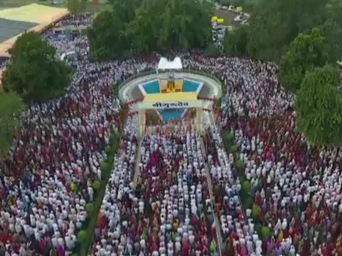 Tributes to millions of people, millions of devotees of Guru Nanak Dev | राष्ट्रसंतांना साश्रृनयनांनी मौन श्रद्धांजली, लाखो गुरूदेव भक्तांची मांदियाळी Tributes to millions of people, millions of devotees of Guru Nanak Dev | राष्ट्रसंतांना साश्रृनयनांनी मौन श्रद्धांजली, लाखो गुरूदेव भक्तांची मांदियाळी